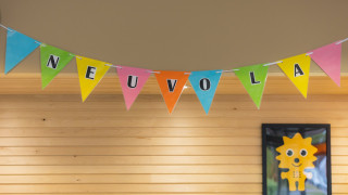 Värikäs neuvola-teksti. Värikäs neuvola-teksti.